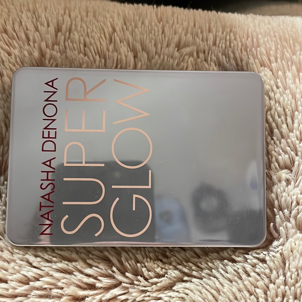 Natasha Denona super glow